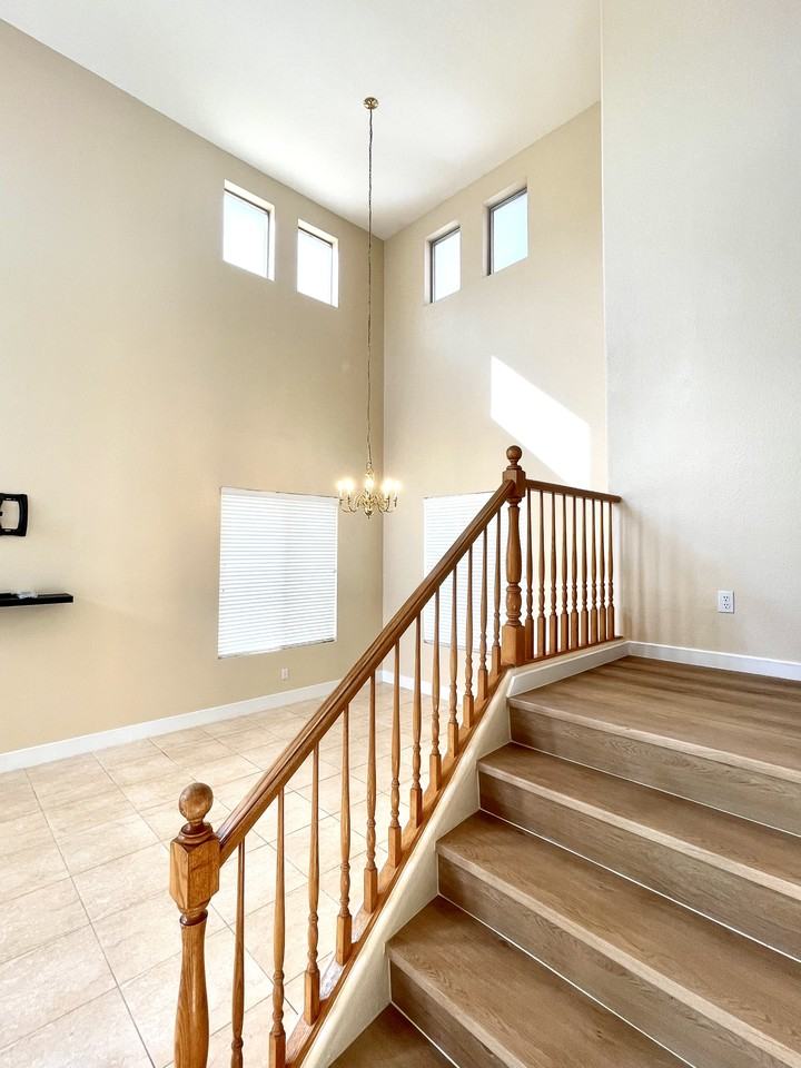 5136 Masotta Ave #NA - Photo 6 of 18