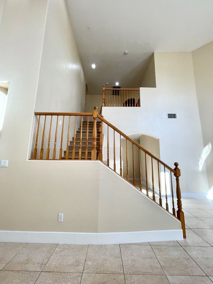 5136 Masotta Ave #NA - Photo 7 of 18