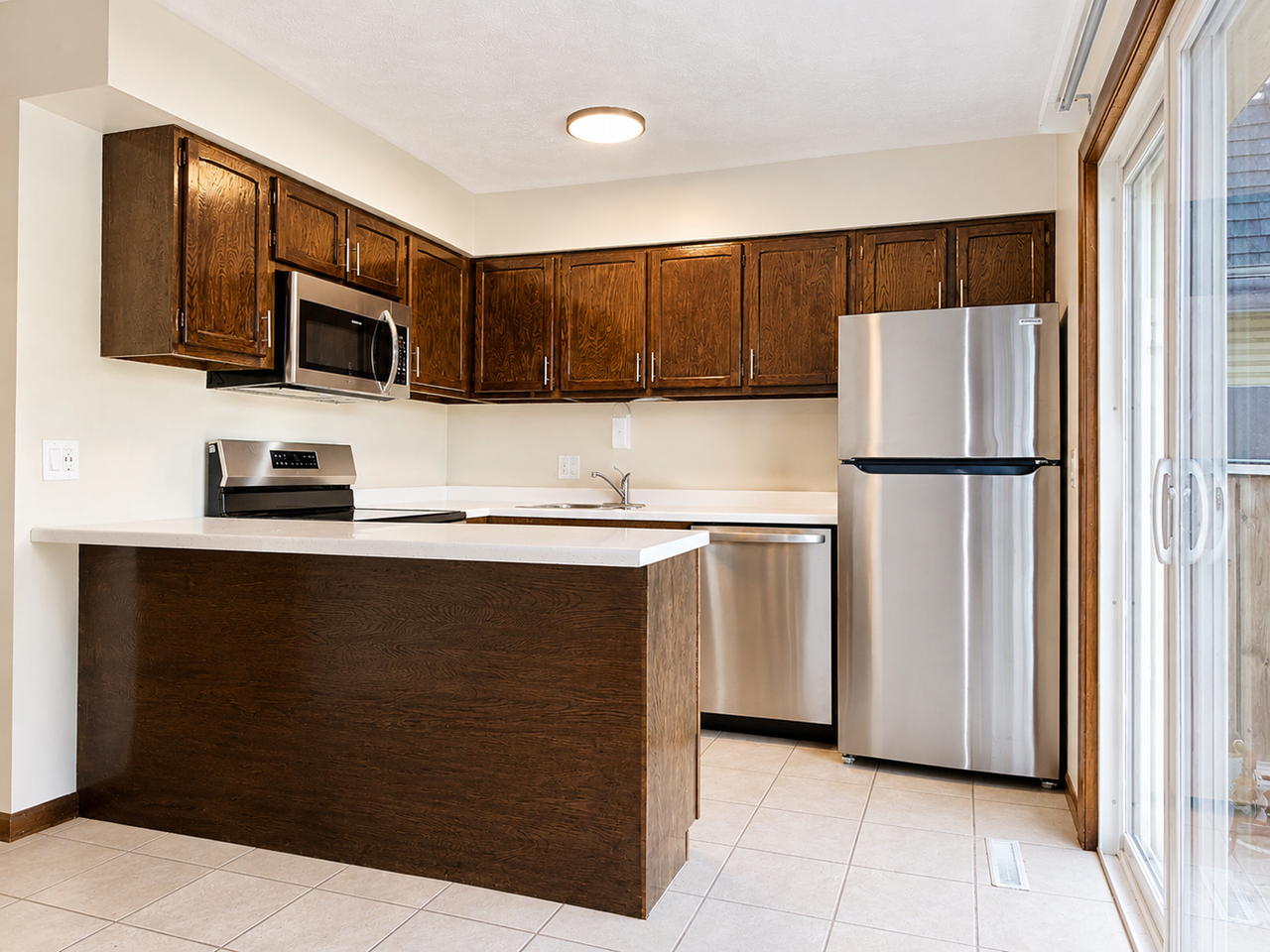 7401 Ames Cir - Photo 4 of 15