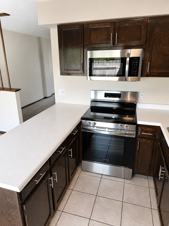 7401 Ames Cir - Photo 5 of 15