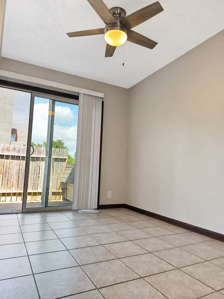 7401 Ames Cir - Photo 6 of 15