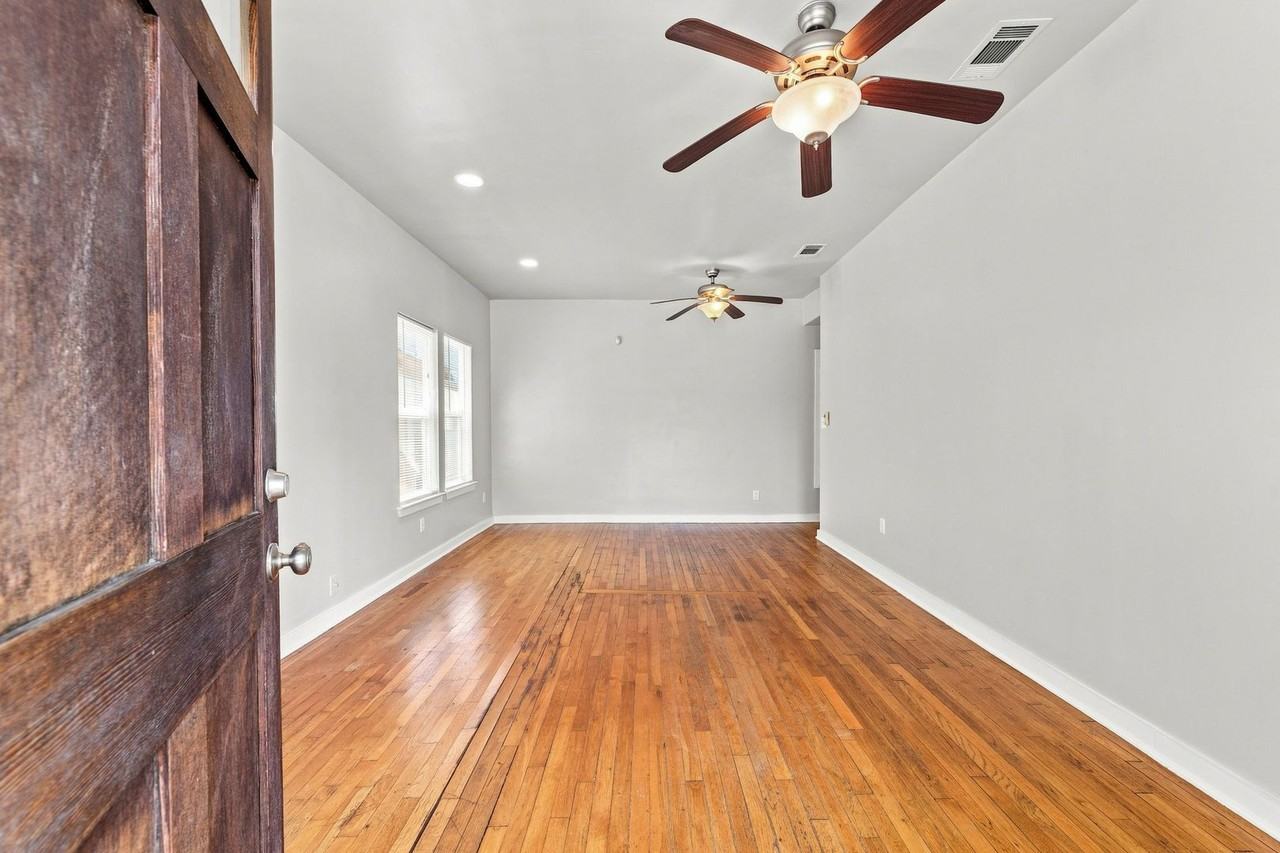 4802 Clarkson Ave - Photo 5 of 47