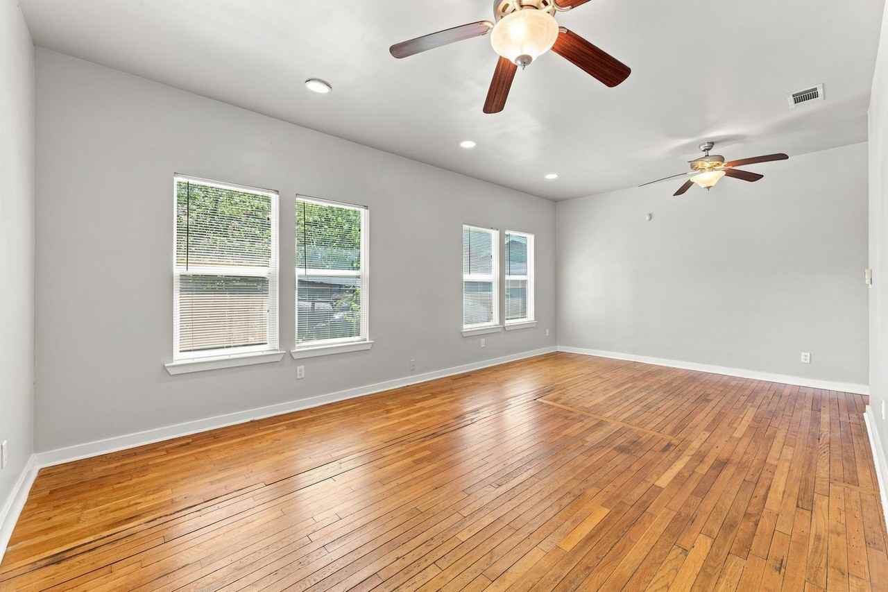 4802 Clarkson Ave - Photo 6 of 47
