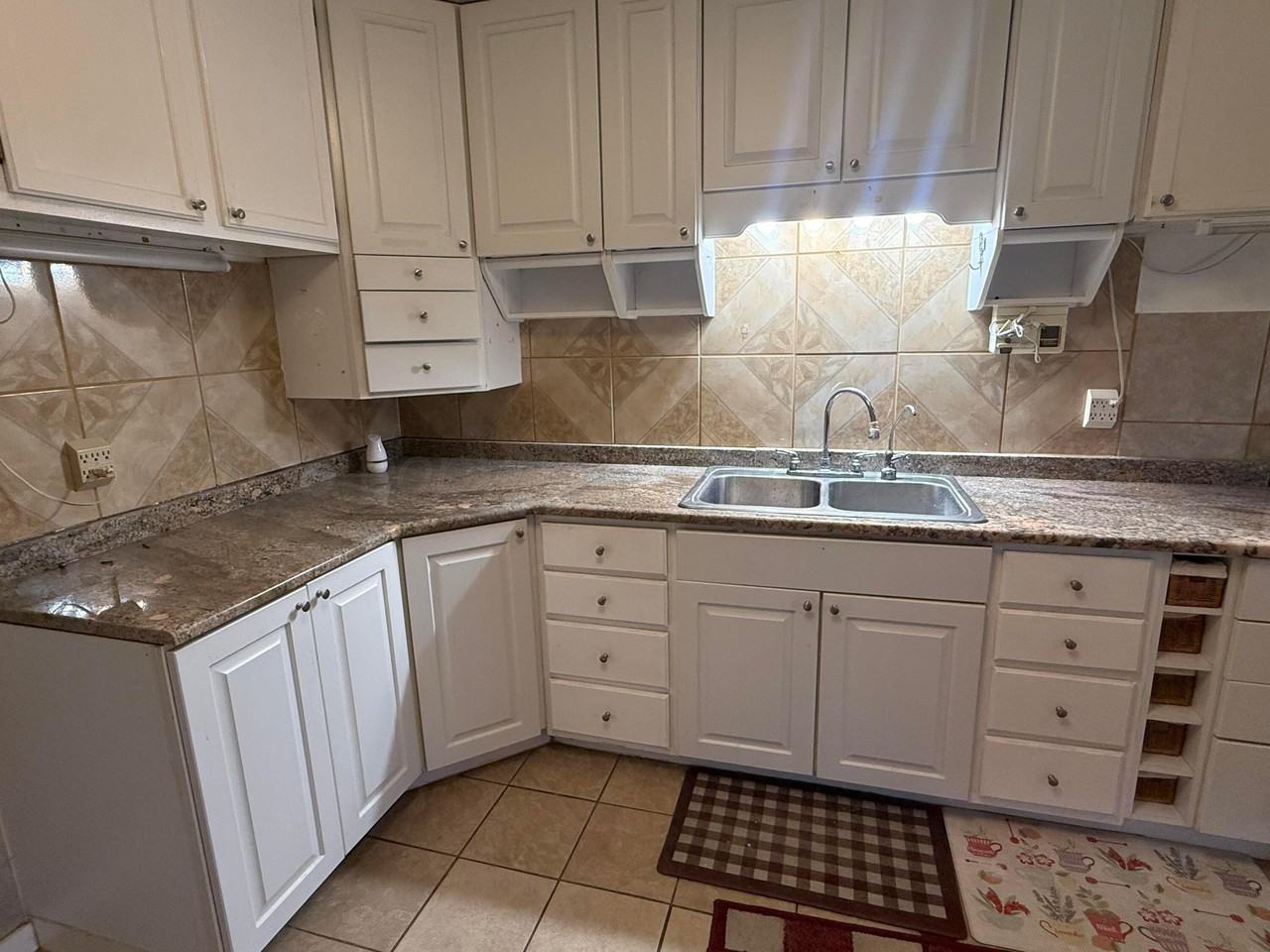 1534 Bell St - Photo 5 of 7