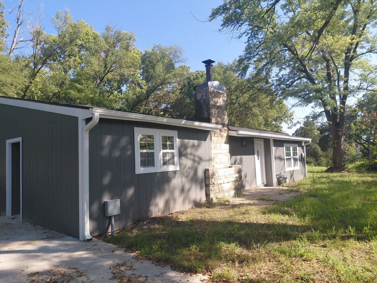 206 Grant St - Photo 4 of 15