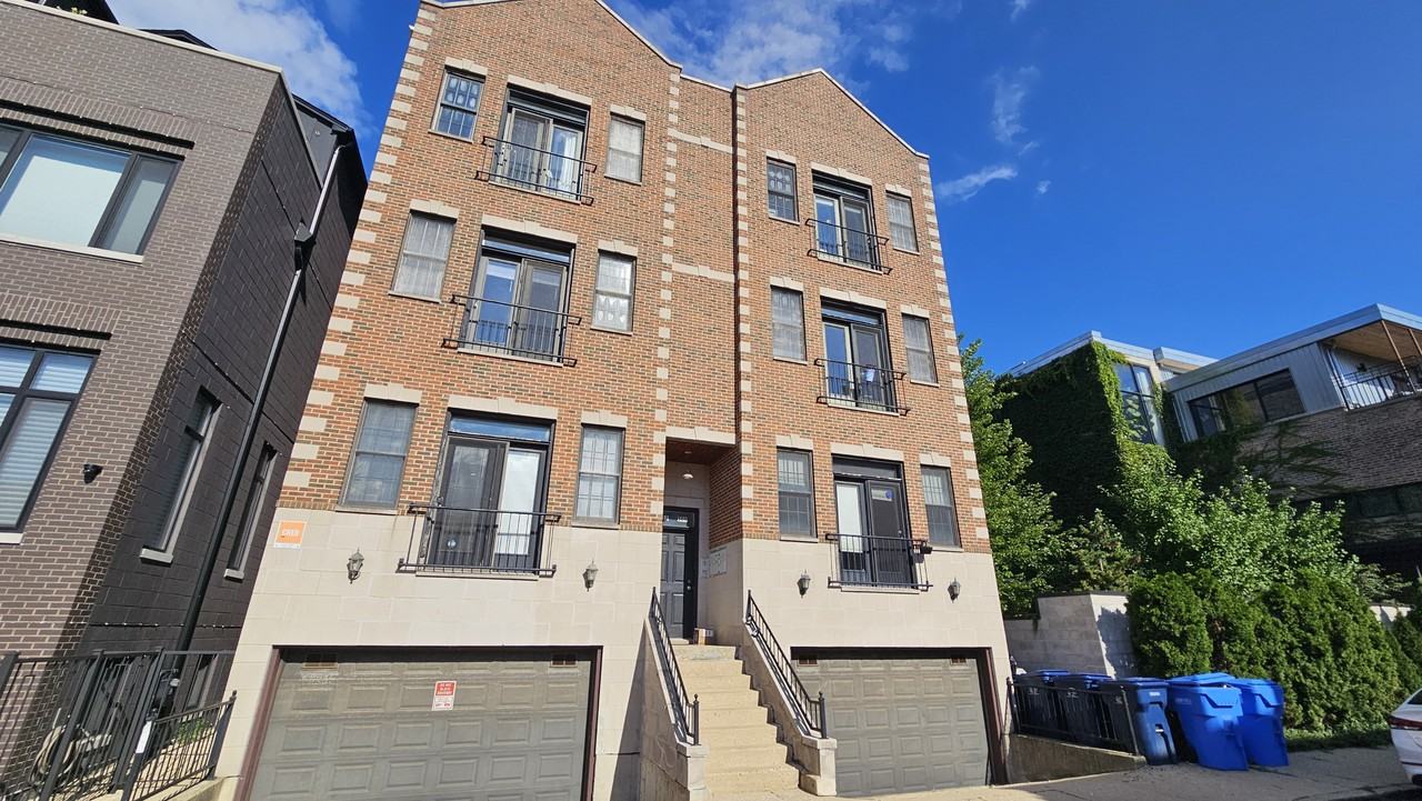 509 N Hartland Ct #1S