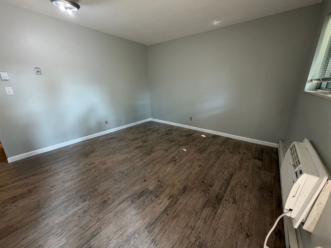 Park Manor Apartments - Photo 3 of 16