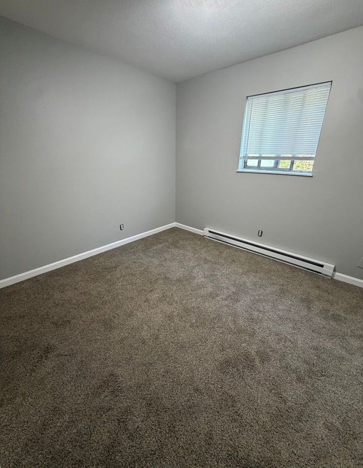 Park Manor Apartments - Photo 4 of 16