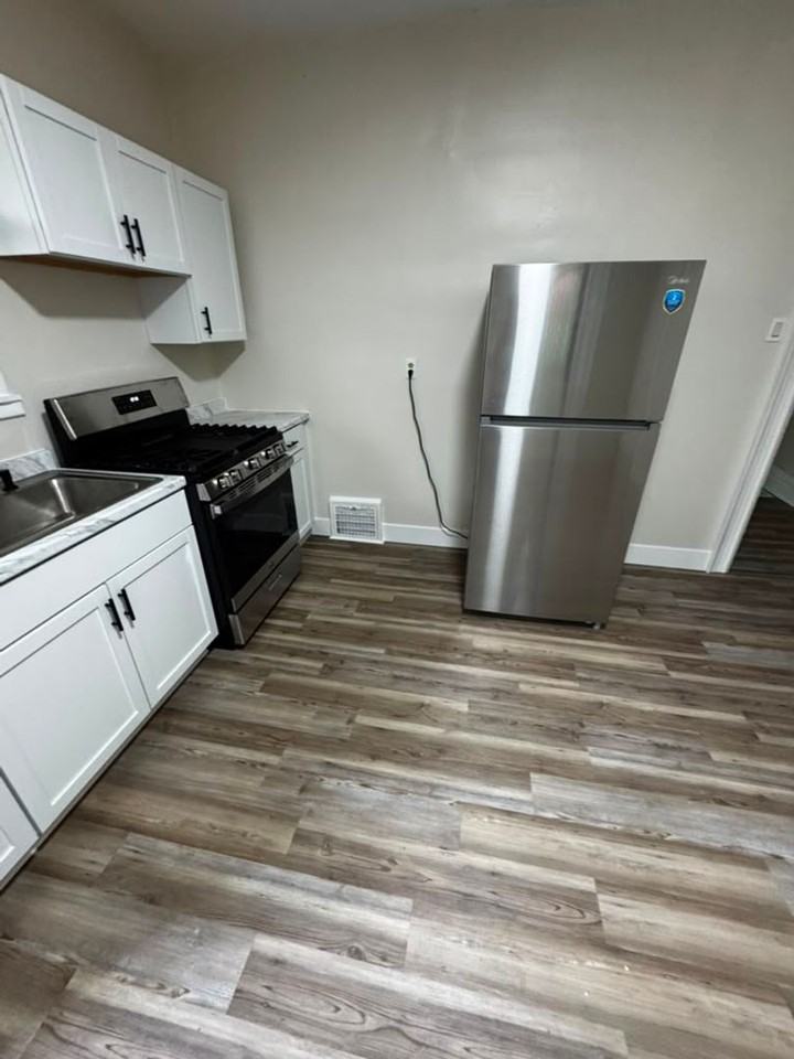 15 Holland Ave - Photo 4 of 39