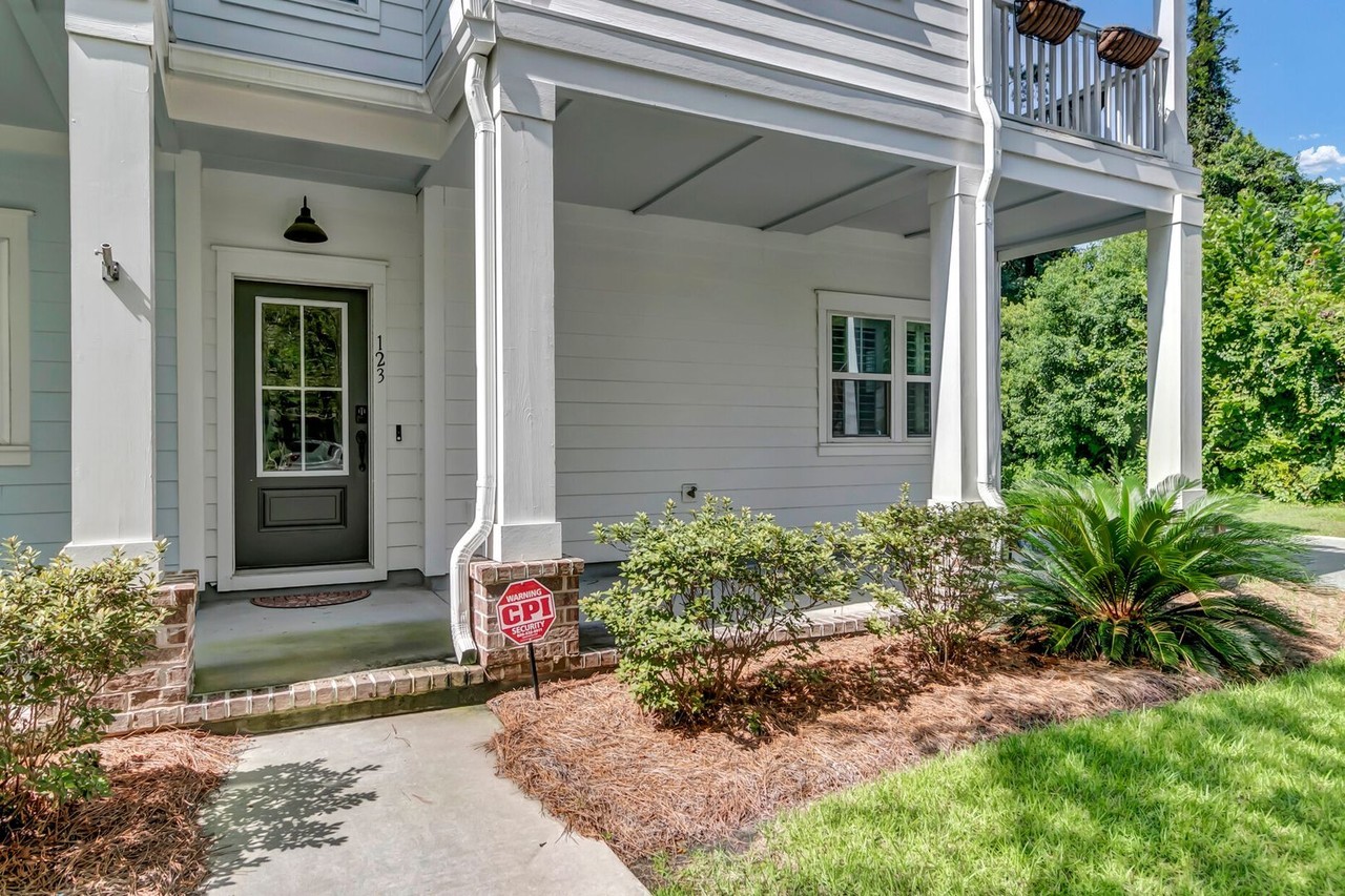 123 Sabal Ct - Photo 3 of 45