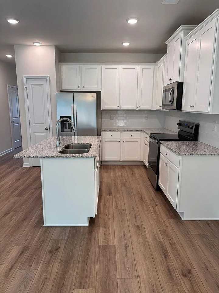 4286 Notting Hill Dr Sw - Photo 3 of 16