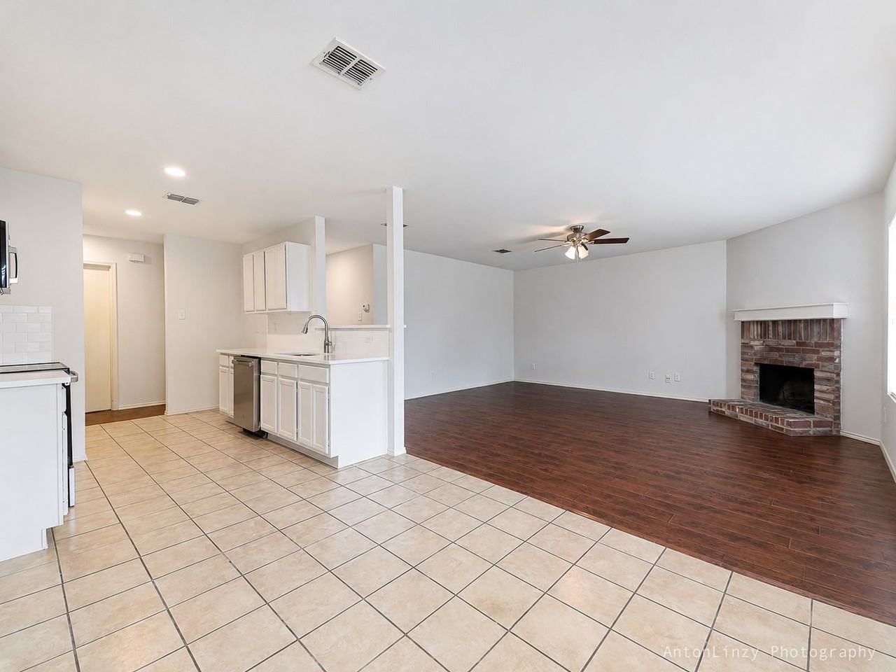 2374 Somerset Dr - Photo 7 of 17