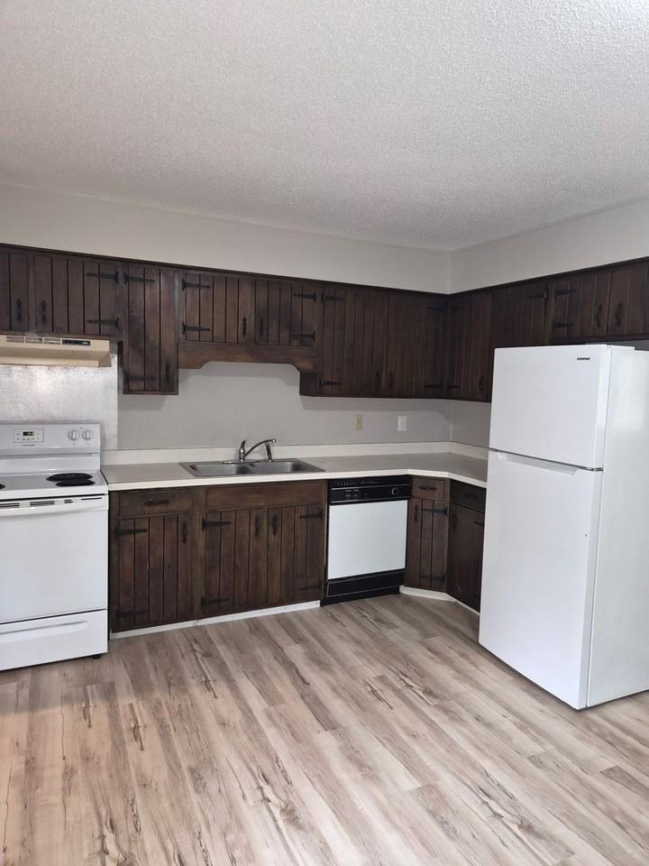 4203 Davis Ln - Photo 3 of 11