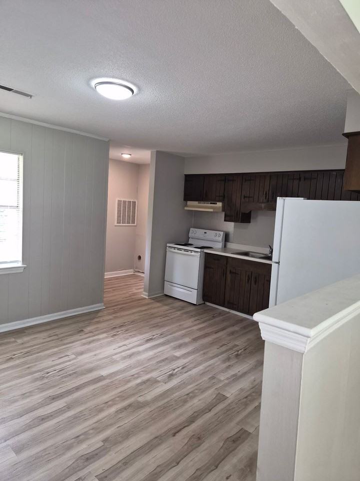 4203 Davis Ln - Photo 4 of 11