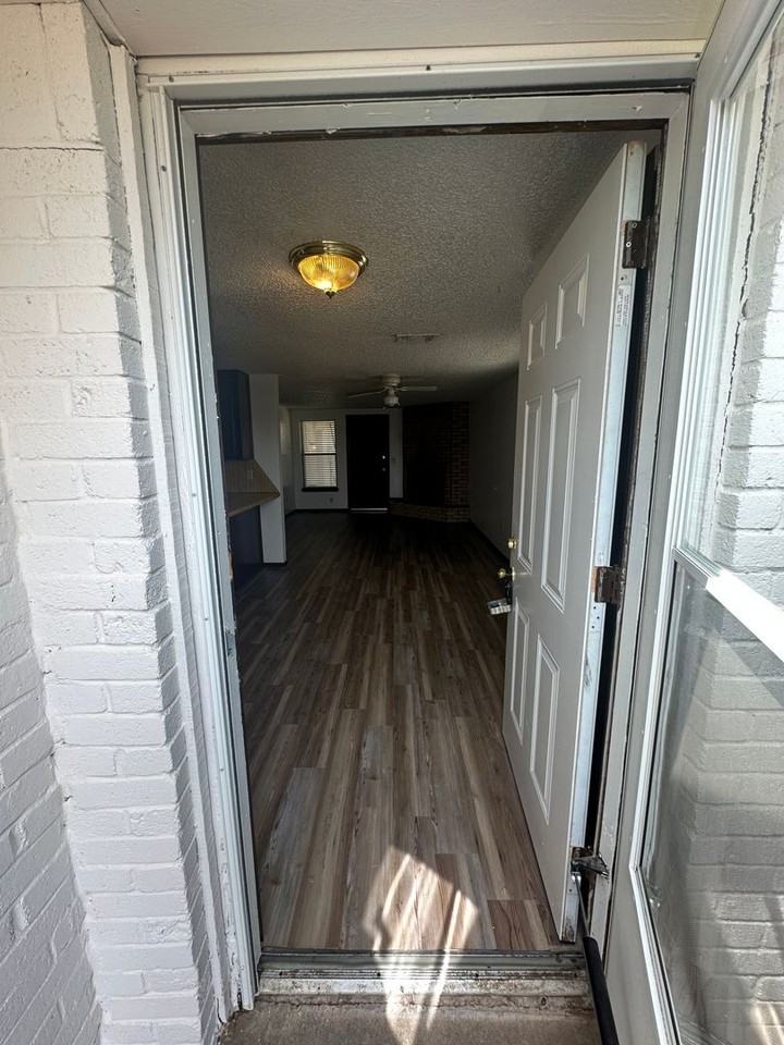 2109 Meench Dr - Photo 3 of 50