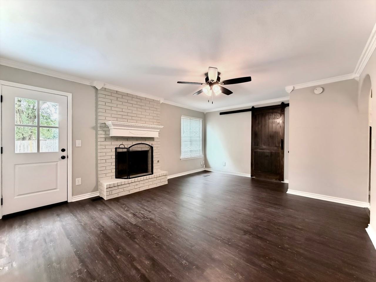 11407 S Date St - Photo 6 of 28