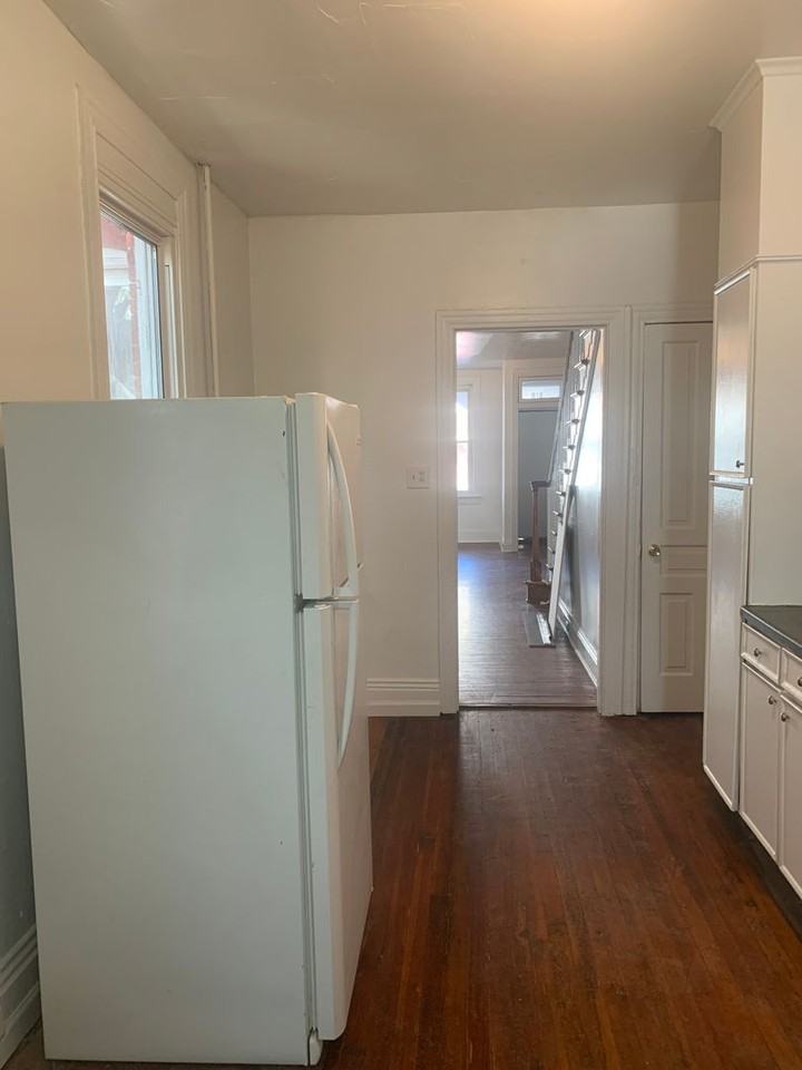 618 W Princess St - Photo 5 of 22