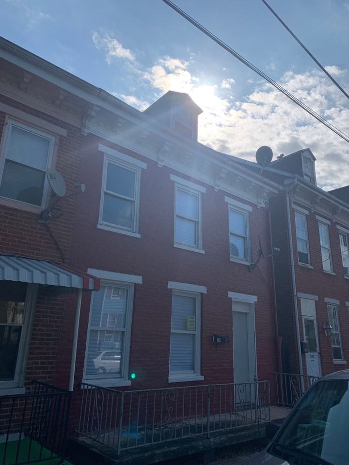 241 S Penn St - Photo 2 of 12