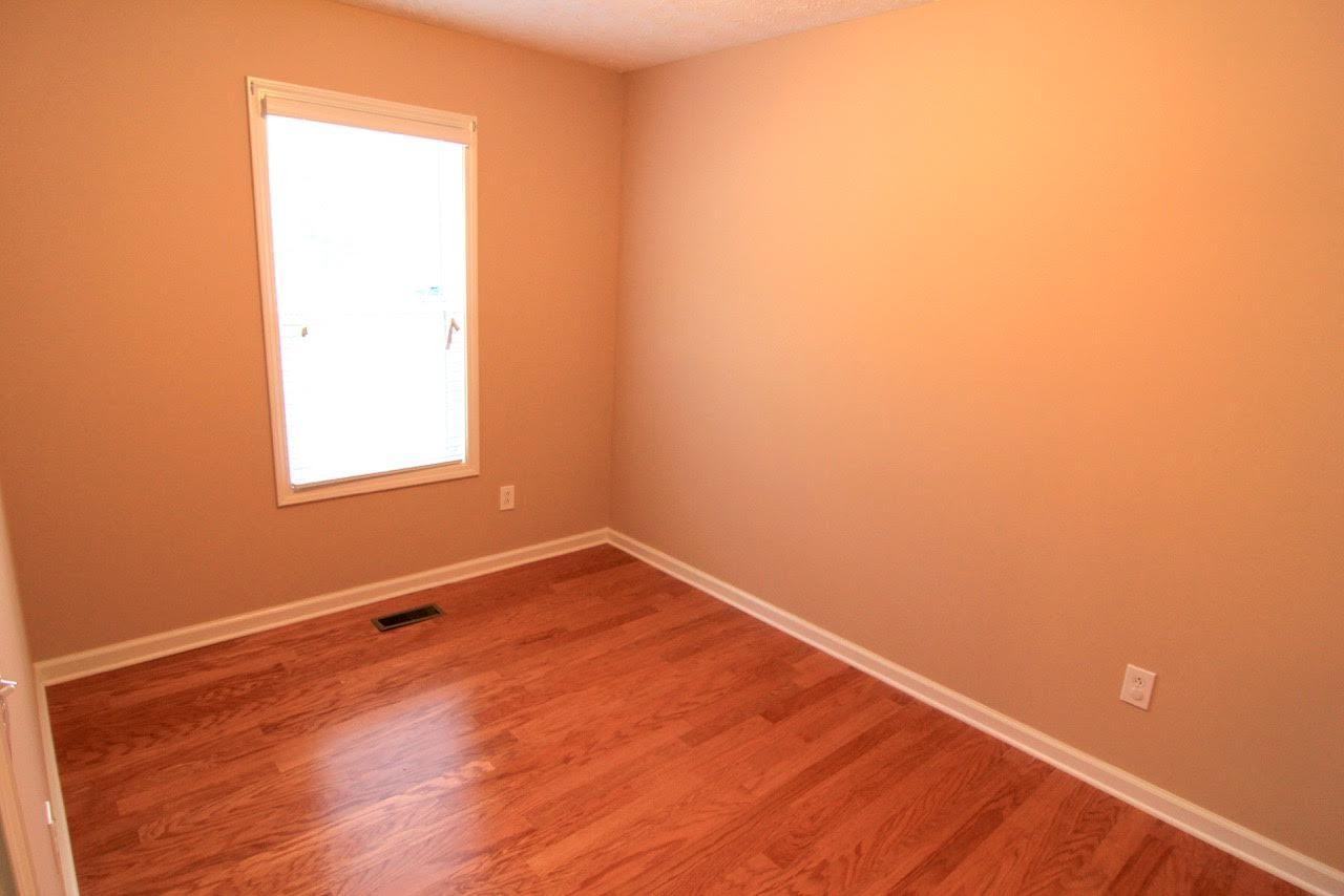 2552 Lismore Dr - Photo 4 of 10
