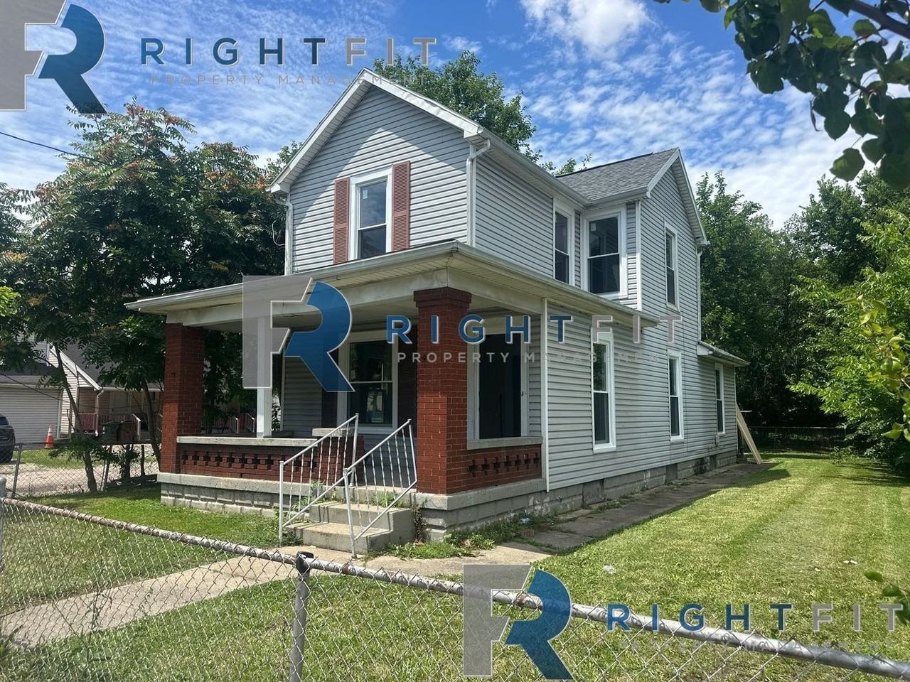 1507 Woodlawn Ave - Photo 2 of 2