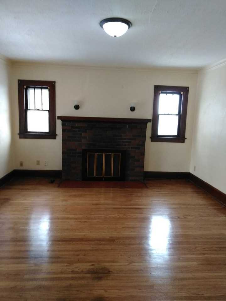 619 Brown Ave - Photo 2 of 7