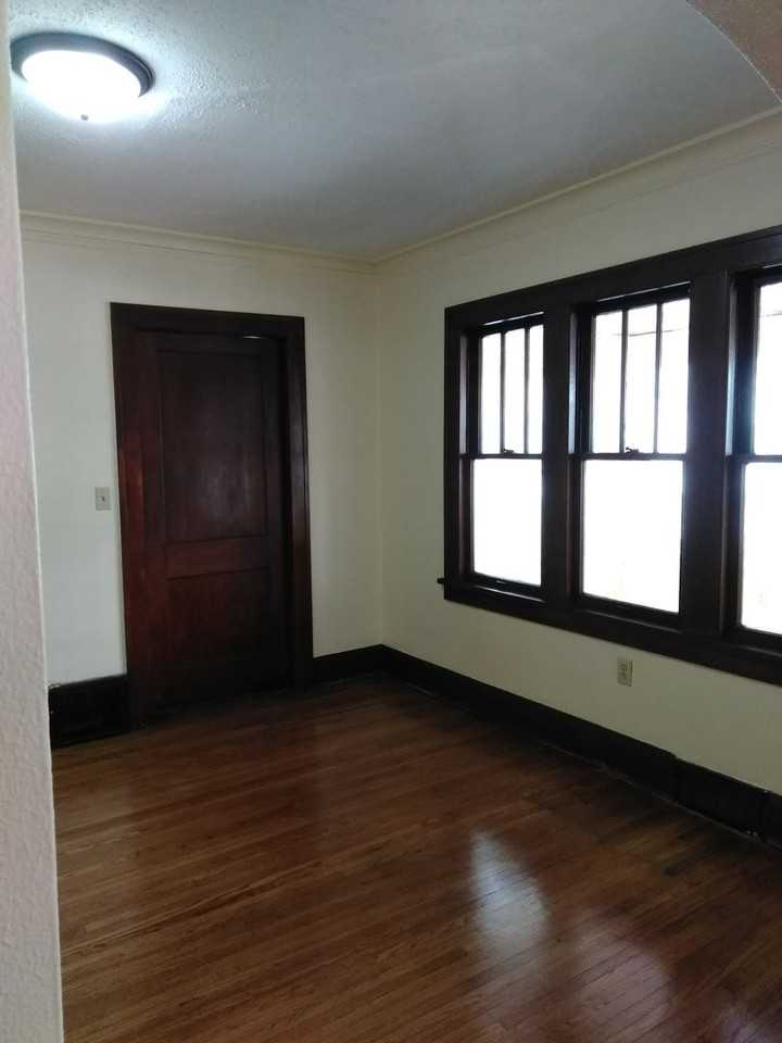 619 Brown Ave - Photo 4 of 7