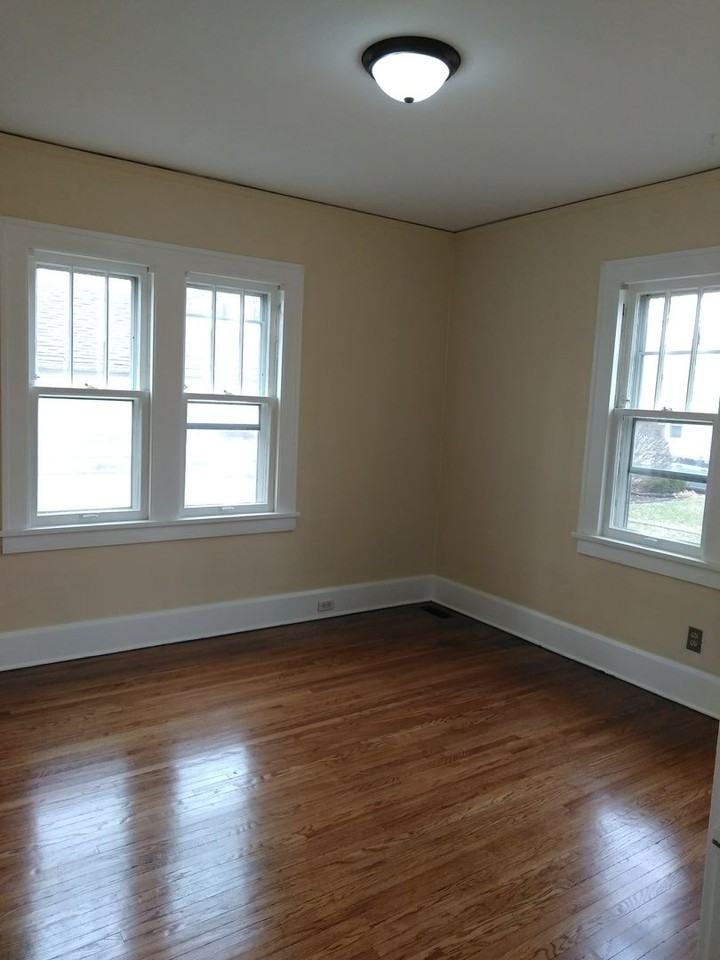 619 Brown Ave - Photo 5 of 7