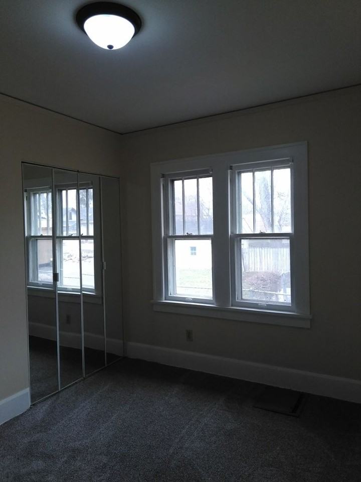 619 Brown Ave - Photo 6 of 7