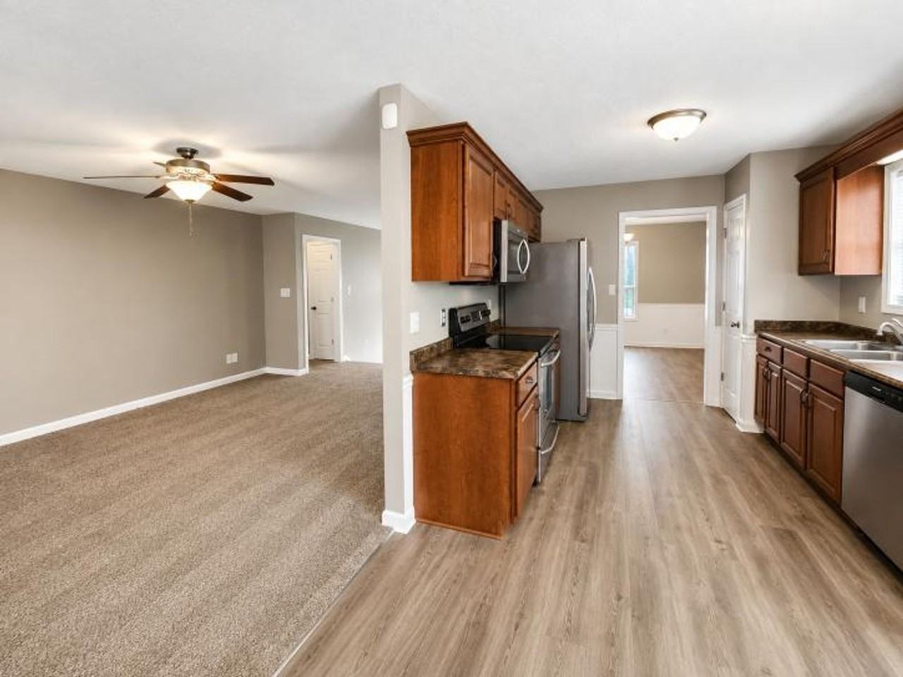 1423 Addison Dr - Photo 4 of 25