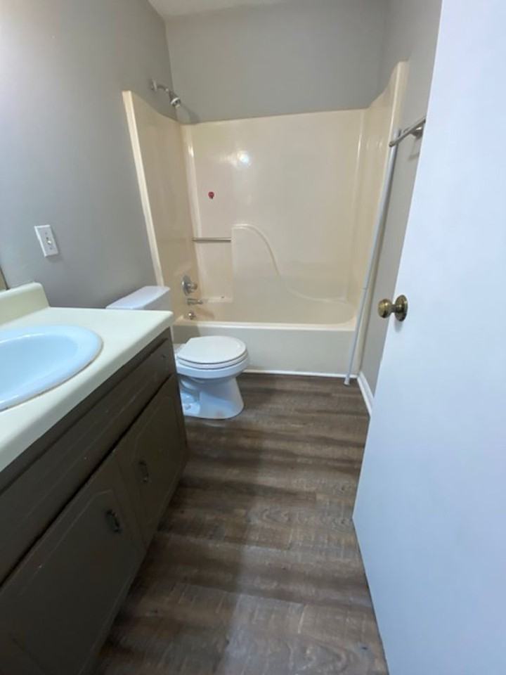 725 Overton Dr - Photo 6 of 11