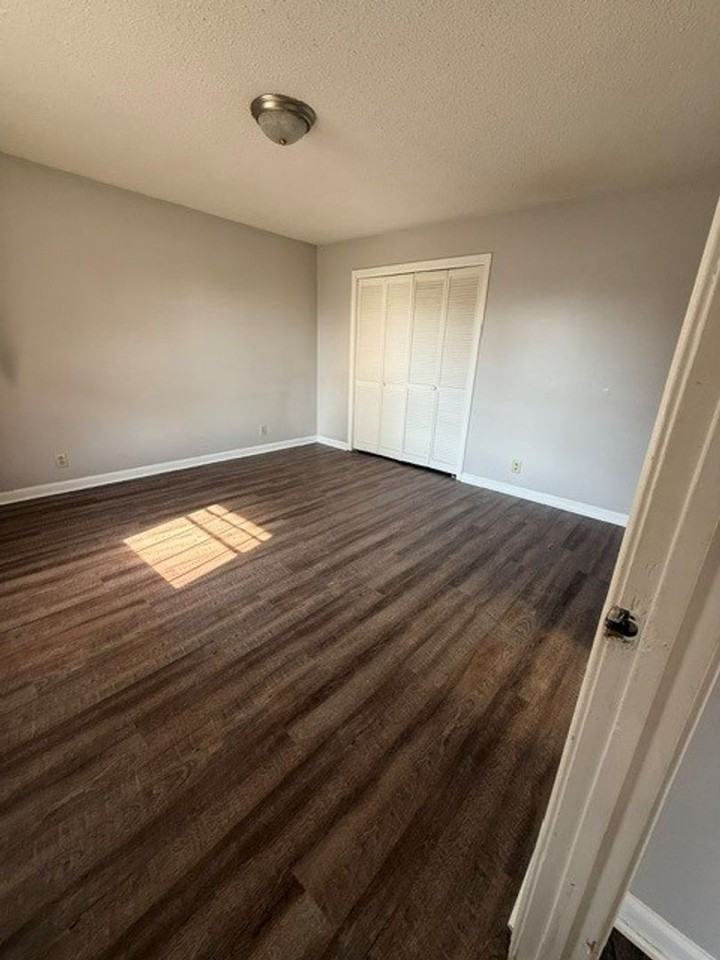 725 Overton Dr - Photo 7 of 11