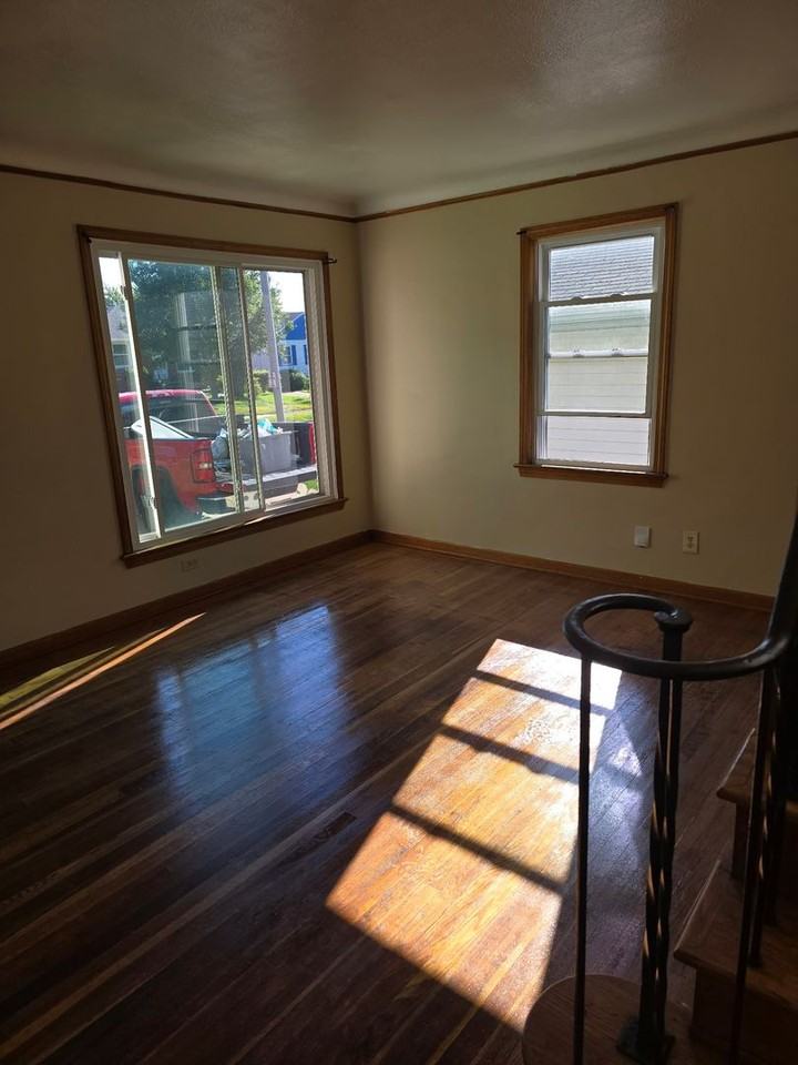 12405 Reindeer Ave - Photo 3 of 10