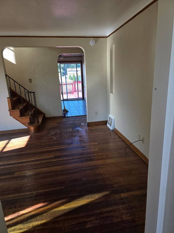 12405 Reindeer Ave - Photo 5 of 10