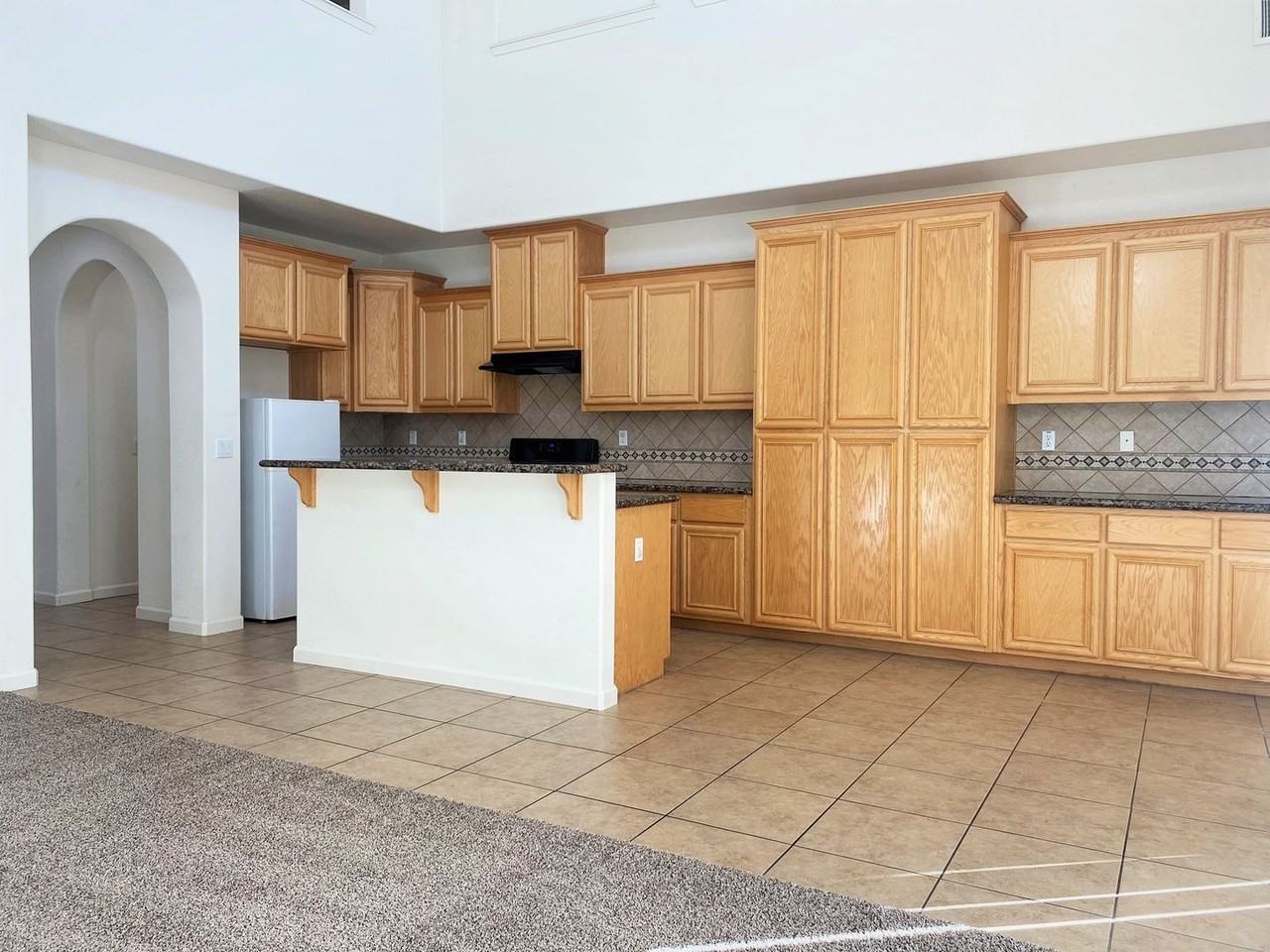 4212 Theresa Ct - Photo 3 of 27