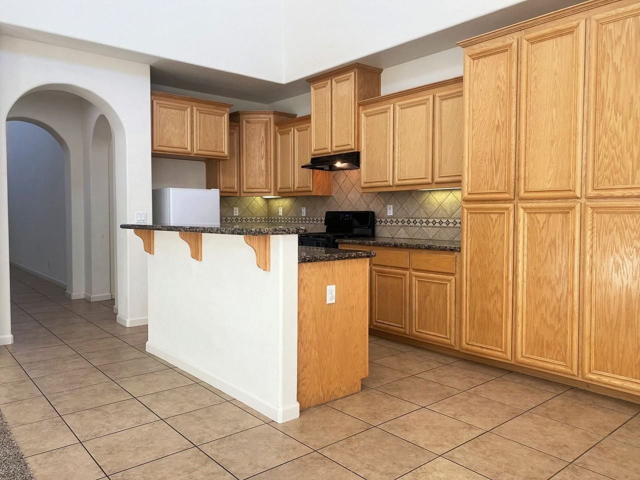 4212 Theresa Ct - Photo 4 of 27