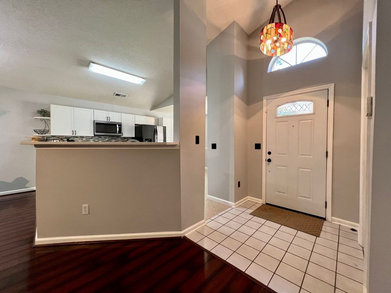 102 Saint Ives Dr - Photo 4 of 50