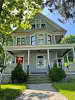 featured image of 420 Douglas St