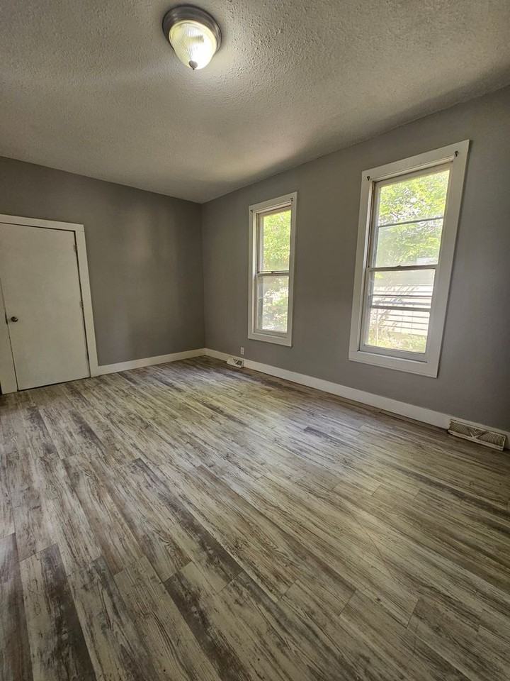 509 19th Ave - Photo 4 of 17