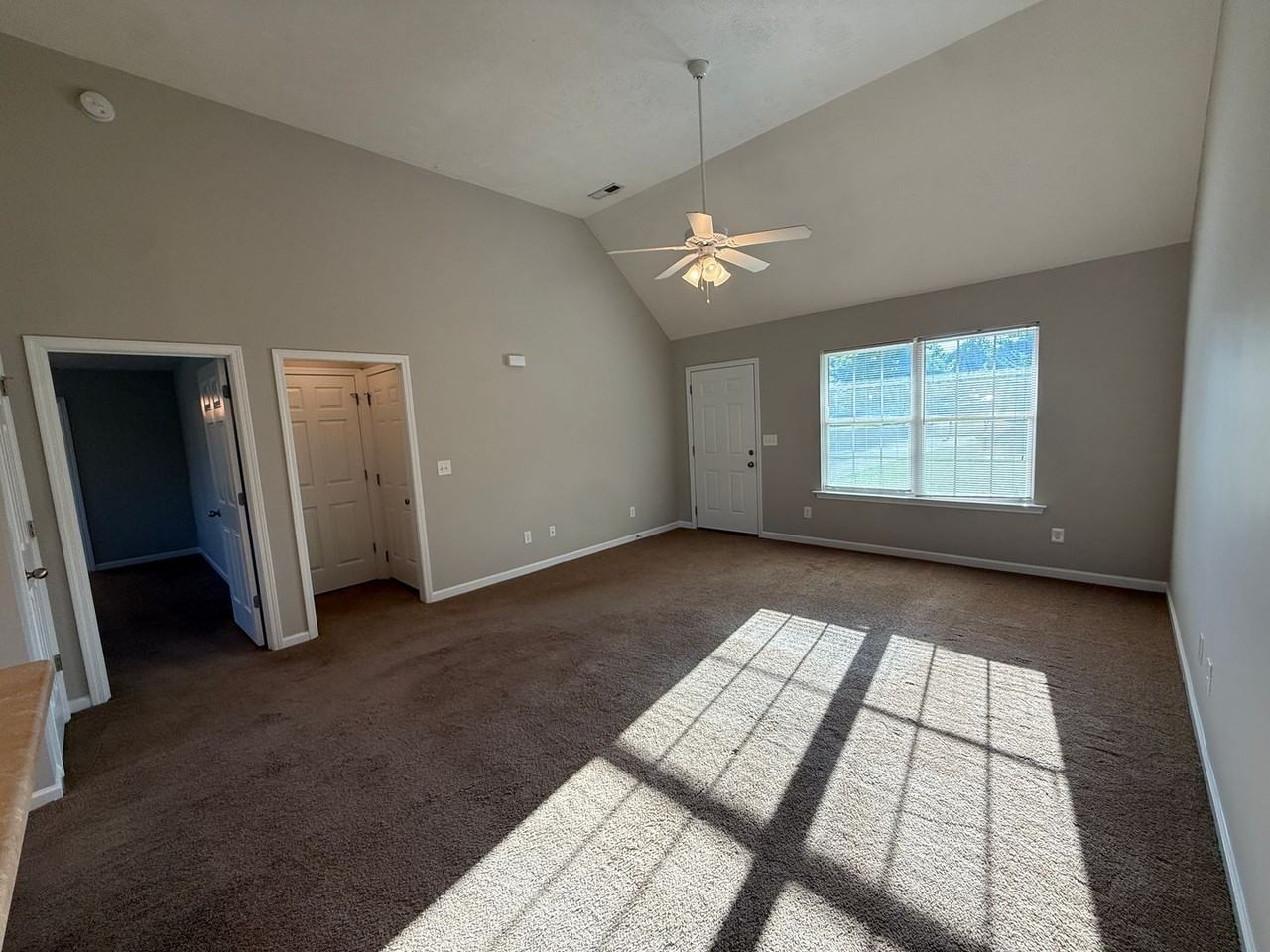 2058 Barretts Ridge Dr - Photo 3 of 19