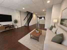 featured image of 127 S 6th St