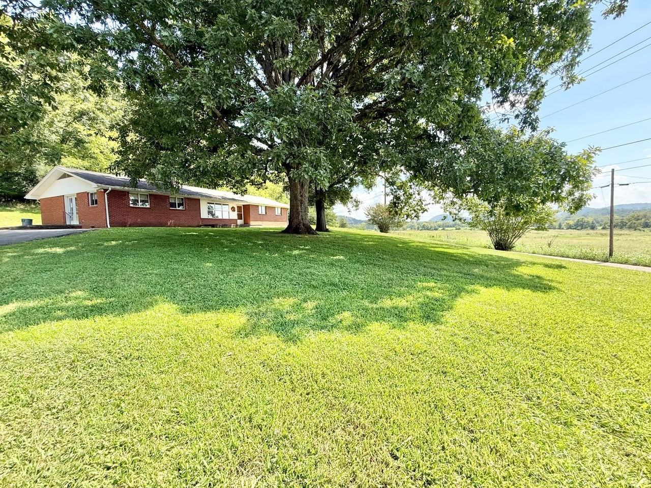 8635 Kodak Rd - Photo 3 of 26