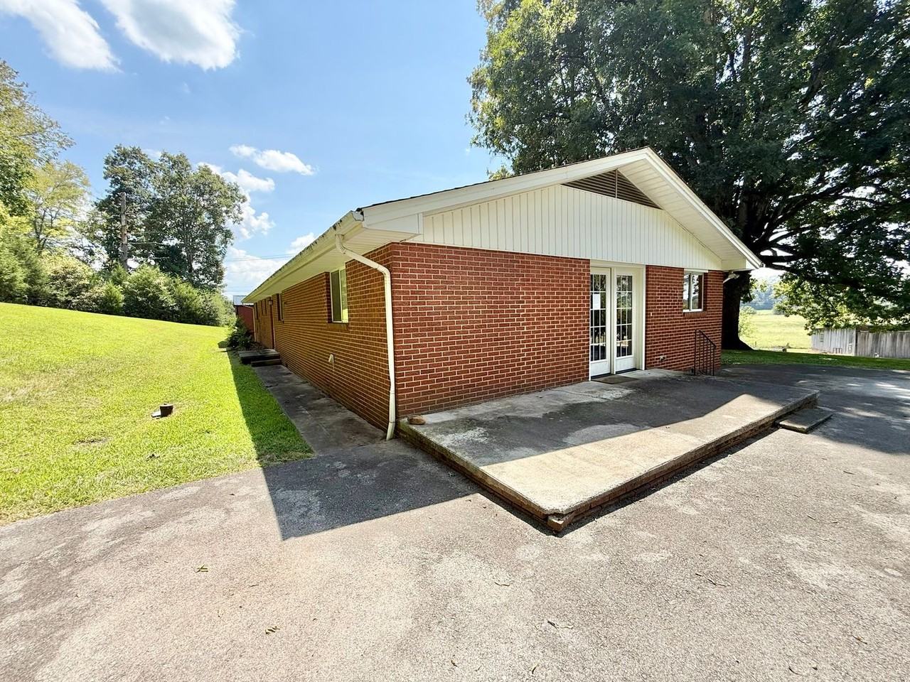 8635 Kodak Rd - Photo 6 of 26