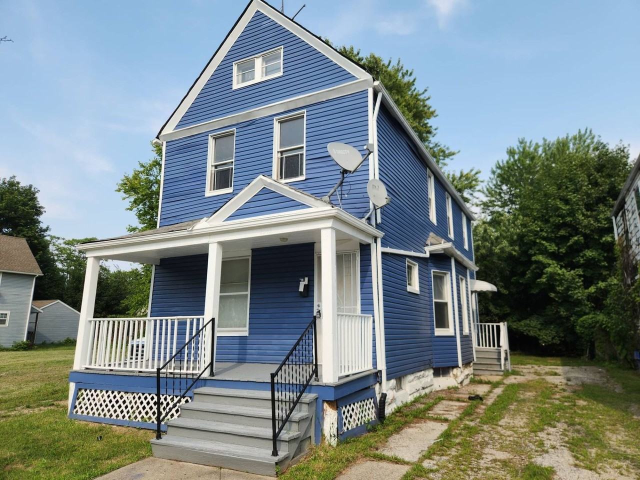 2345 E 76th St - Photo 2 of 30