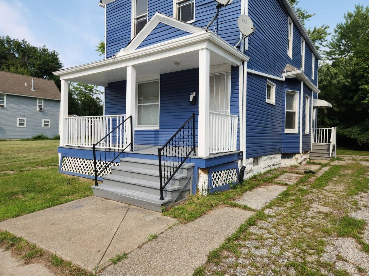 2345 E 76th St - Photo 5 of 30