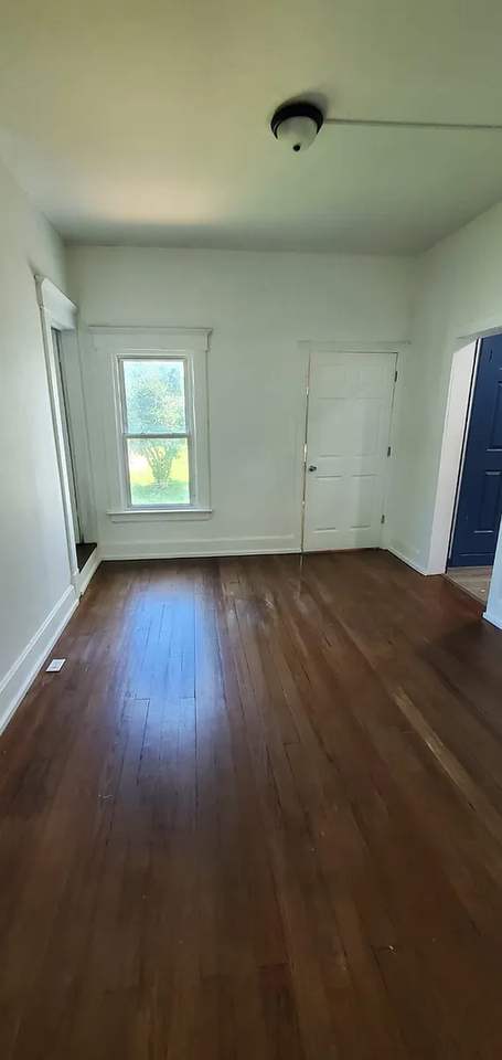 1118 W Webster St - Photo 3 of 11