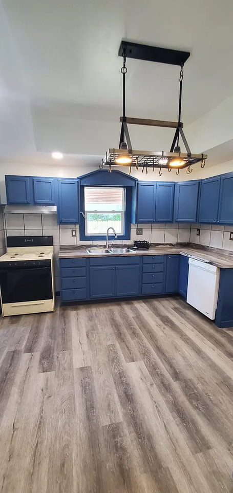 1118 W Webster St - Photo 5 of 11