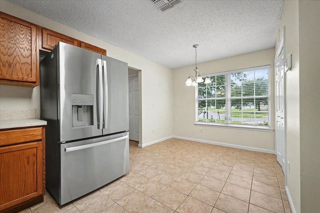 10930 Lauren Oak Ln S - Photo 6 of 20