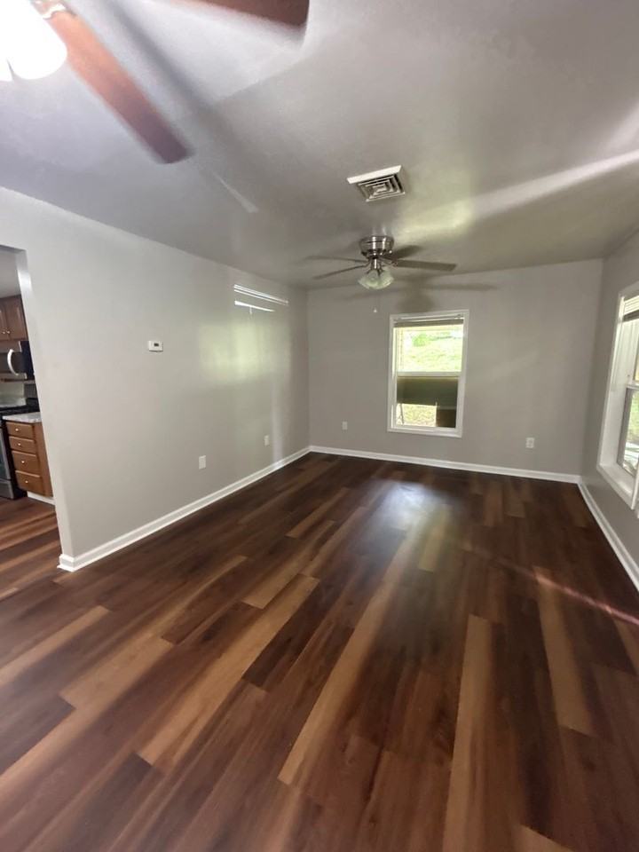 241 Ward St - Photo 3 of 8