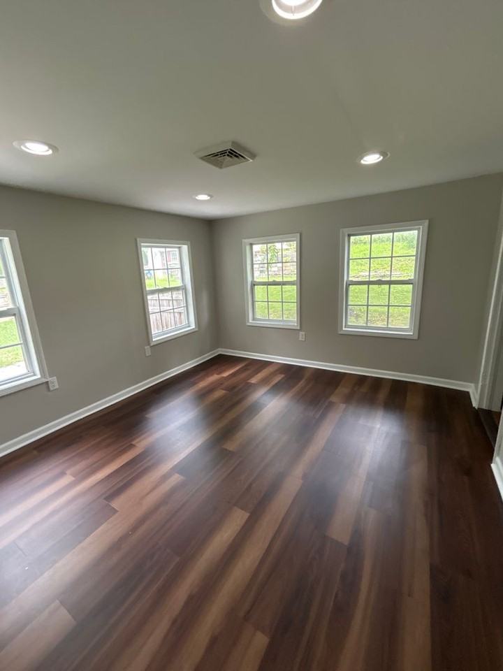 241 Ward St - Photo 4 of 8