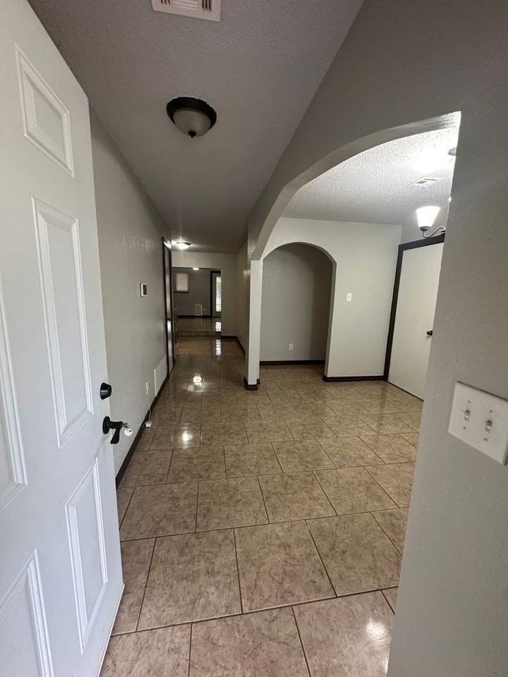 900 Flamingo Ave - Photo 6 of 50